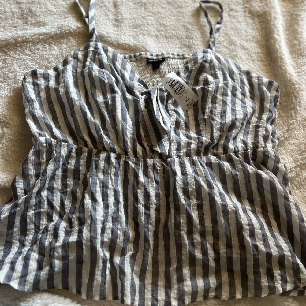 BNWT Women's Torrid Flowly Tank
